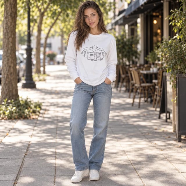 Madera Outdoor NEW, Camper Shirt worn by Léa, Trovemont's virtual model (AI-generated)